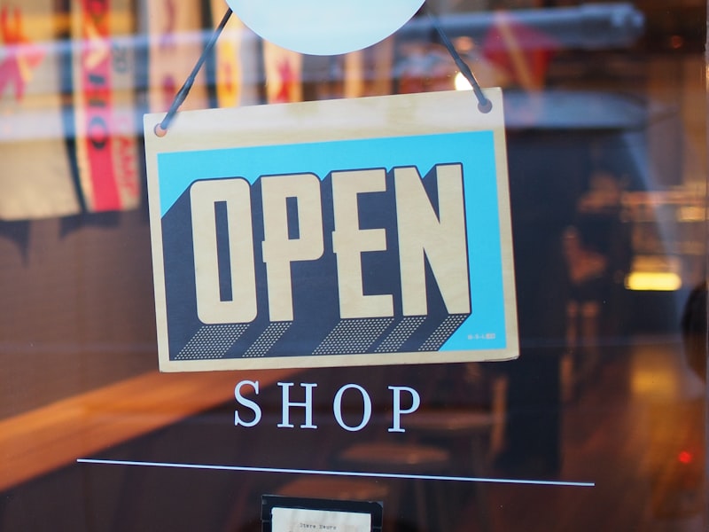 Shop-window attractors